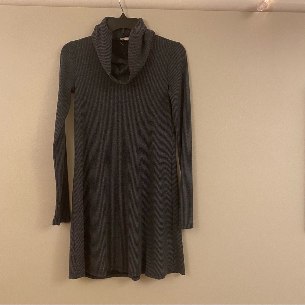 Socialite dress - Picture 4 of 6